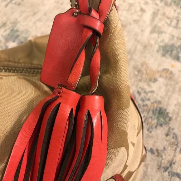 Coach - Picture 4 of 8